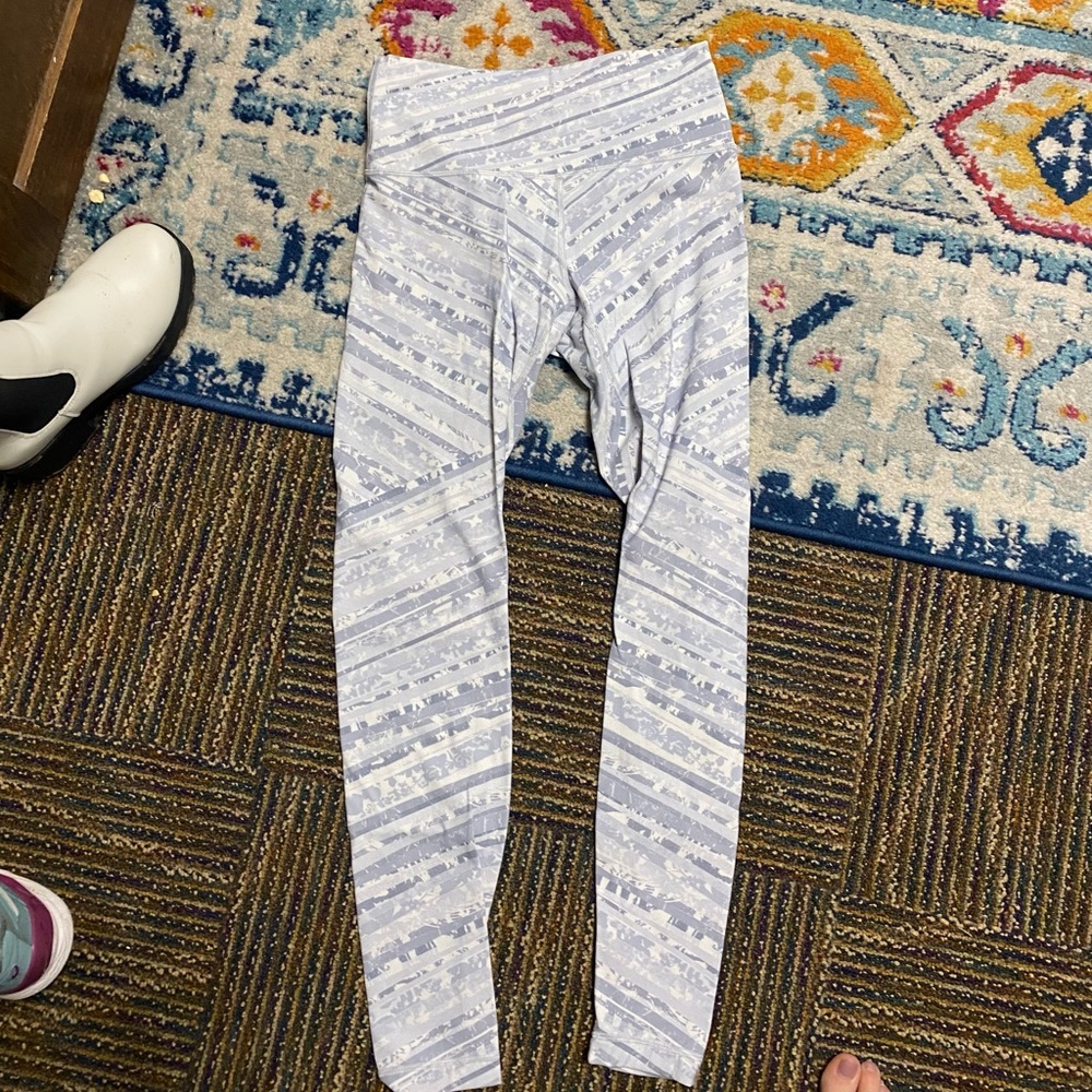 White lululemon leggings full length everlux material